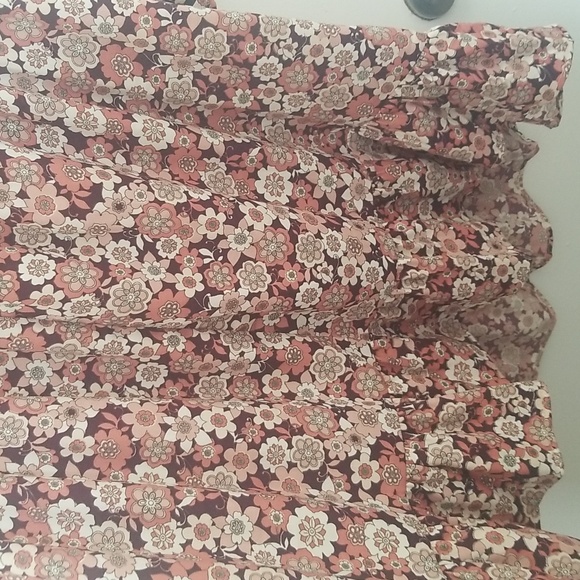 Hint of Blush Floral Dress - Picture 10 of 10